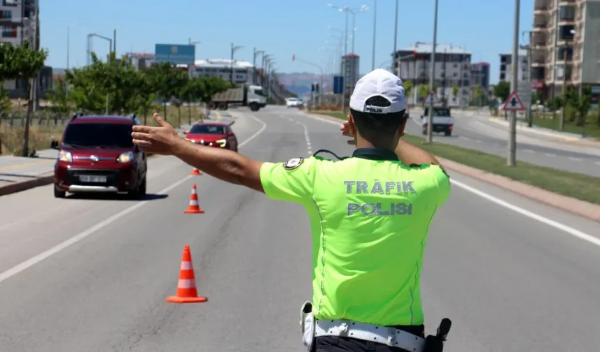 Araç Sahiplerine Yeni Düzenleme: Port Bagaj ve Çadır Aparatlarına Ceza Uygulaması Sona Erdi