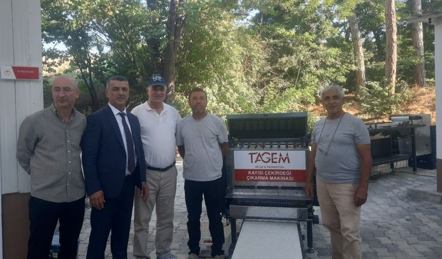 Kayısı Üretiminde Yeni Dönem: Yerli Çekirdek Çıkarma Makinesi İş Gücünü Azaltacak