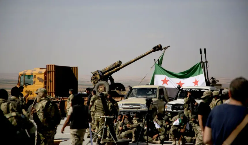 Suriye'de Irak Sınırında Alarm Seviyesi Yükseldi: Ordudan Tam Seferberlik Kararı
