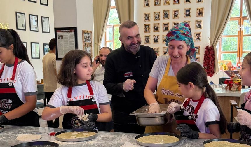 Hakkı Akdeniz, Diyarbakır’da Türkiye'nin ilk pizza okulunu açtı