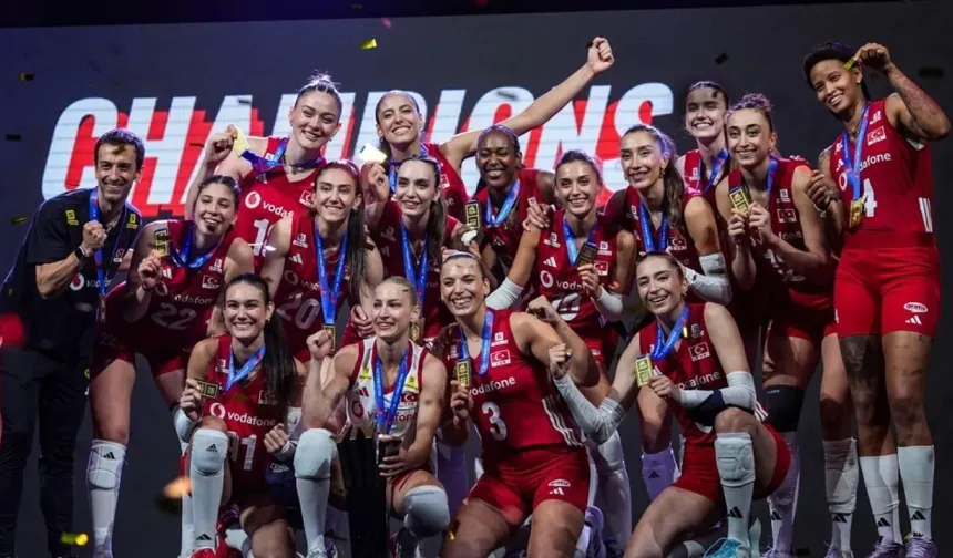 Filenin Sultanları Final Yolunda! Sırbistan Karşısında İlk İki Set Türkiye’nin