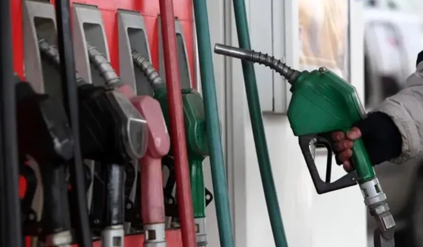 Motorin Fiyatlarında Beklenen Değişim: 4,09 TL İndirim İçin Geri Sayım Başladı